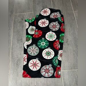 LuLaRoe Festive Snowflake Leggings | Christmas | Holiday